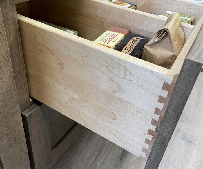 Drawer organizers for spices